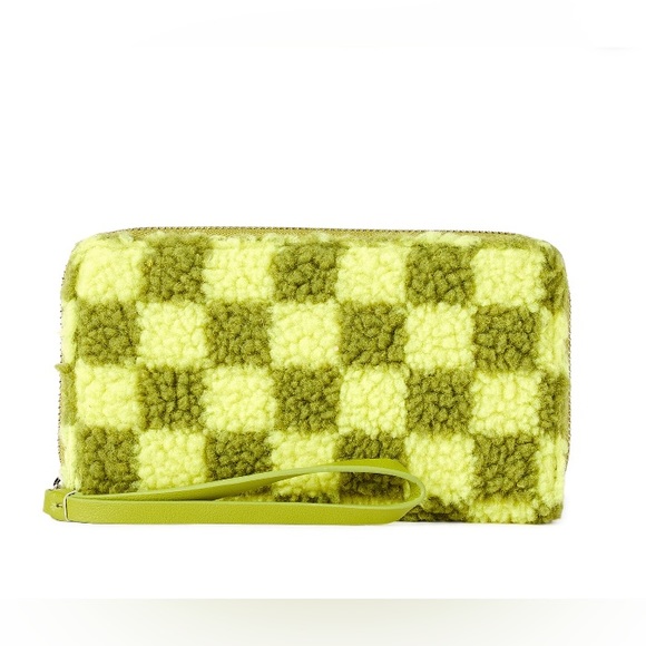 No Boundaries Handbags - No Boundaries Women’s Zip Around Wristlet Wallet.